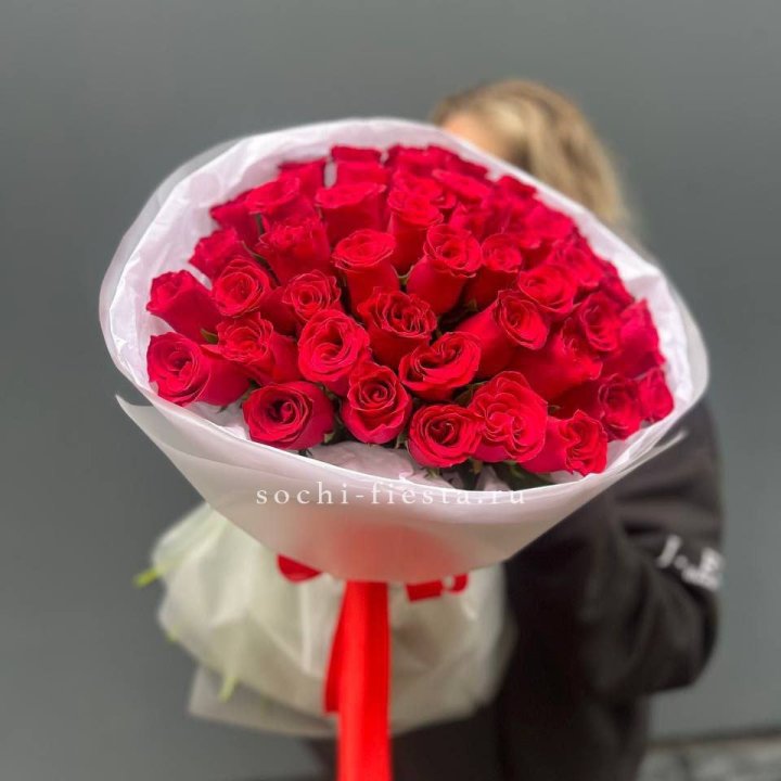 55 красных роз "Амелия" в Саратове