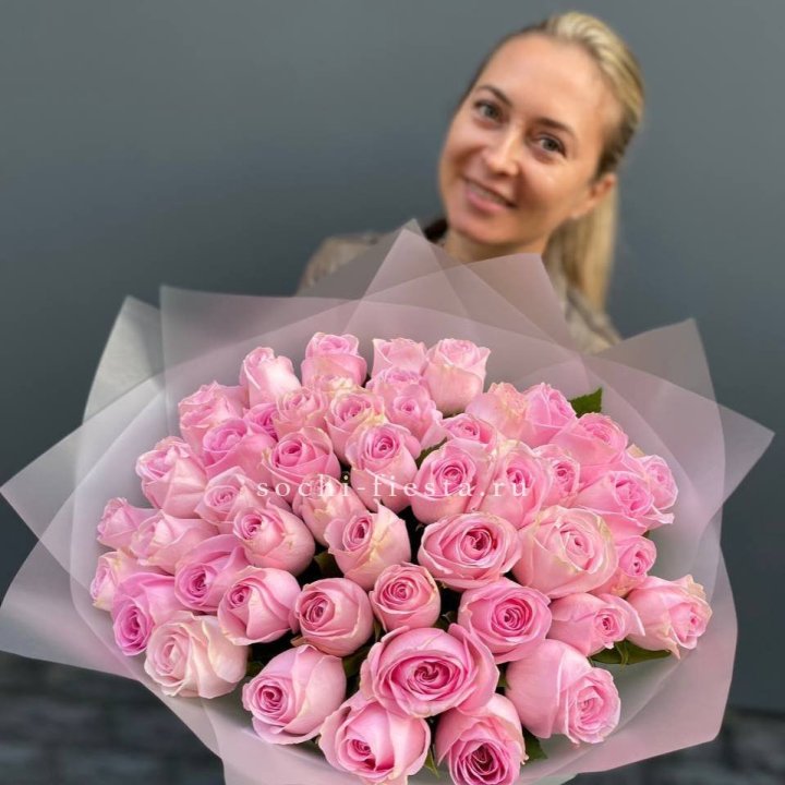 51 розовая роза в Саратове