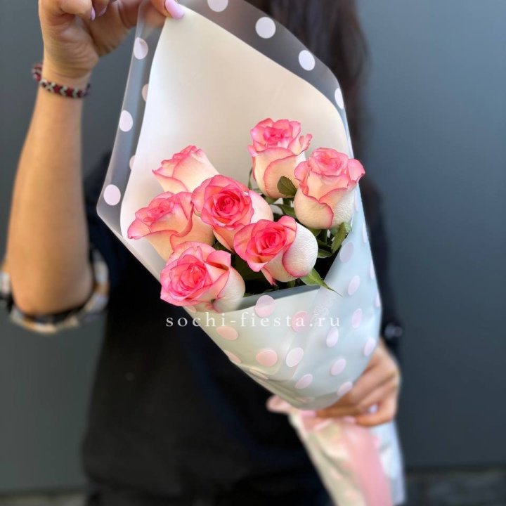 7 роз "Джумилия" в Саратове