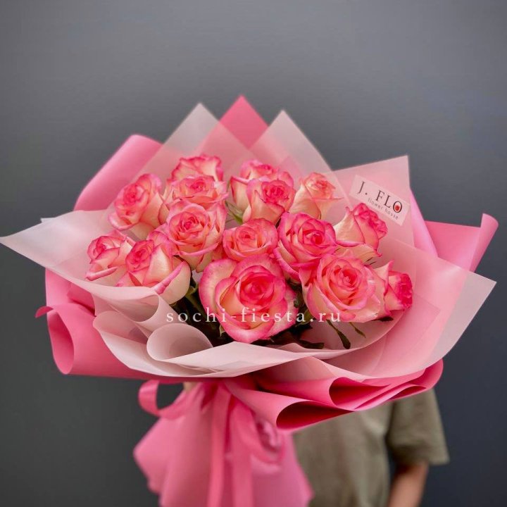 15 роз "Джумилия" в Саратове