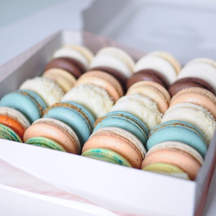 Коробка макаронс 25 шт. в Саратове