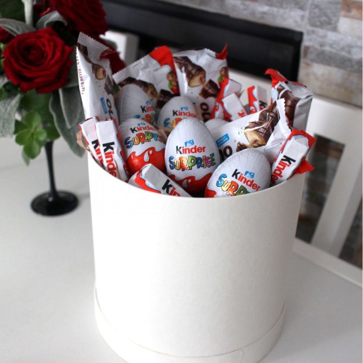 Коробка с киндерами  в Саратове