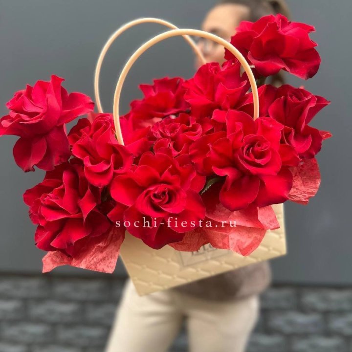 Французские розы в сумочке в Саратове