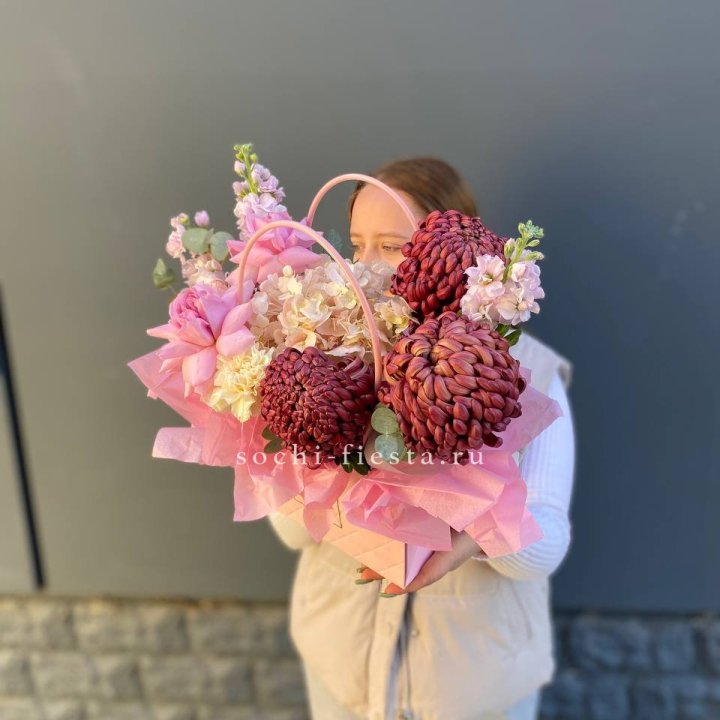 Сумочка нежная с бигуди в Саратове