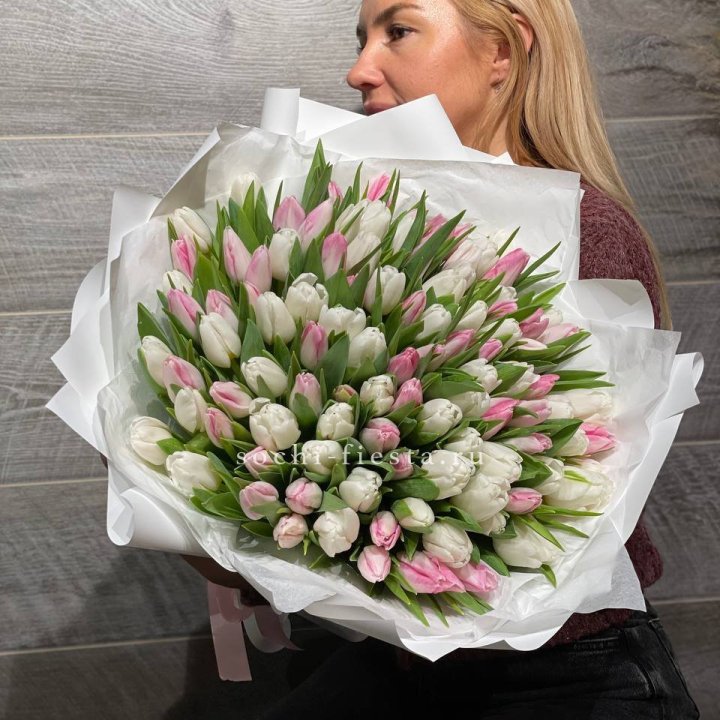 101 тюльпан нежный микс в Саратове