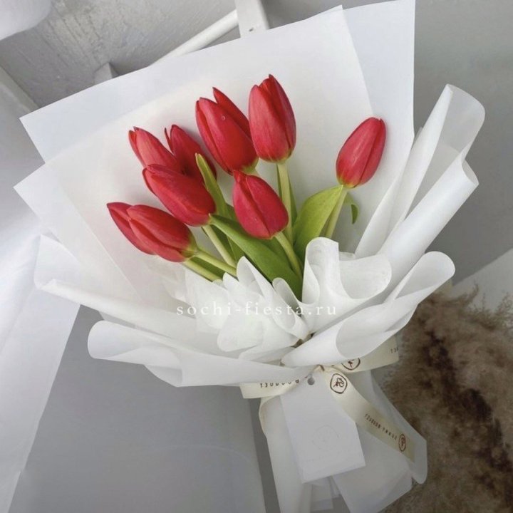 Букет красных тюльпанов в Саратове