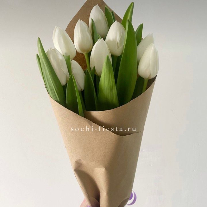 Букет белых тюльпанов в Саратове