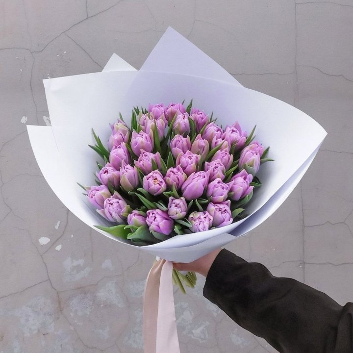 35 сиреневых тюльпанов в Саратове