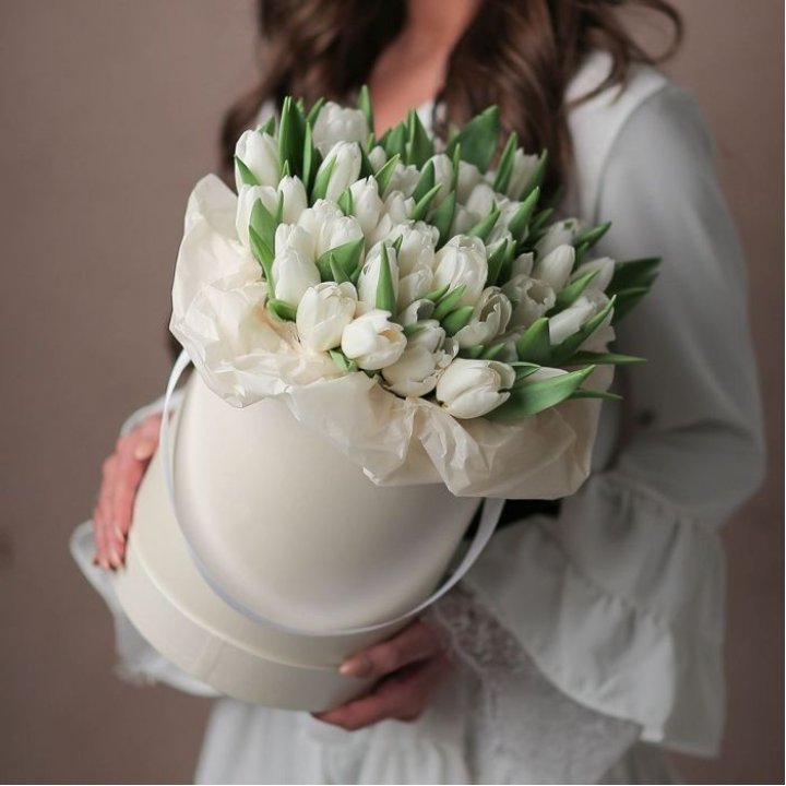 Тюльпаны в цилиндре  в Саратове