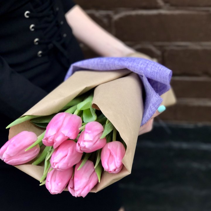 Букет розовых тюльпанов в Саратове