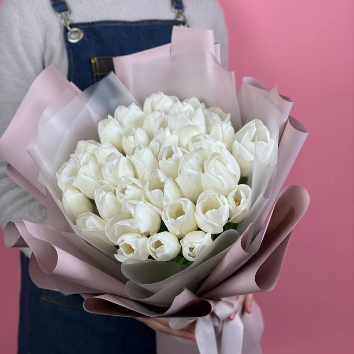Букет белых тюльпанов "Пур-пур" в Саратове